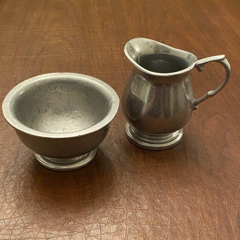 Wilton Armetale Creamer and Sugar Bowl Set